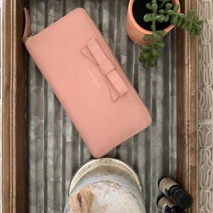 Pink Kate Spade Wallet lightly used